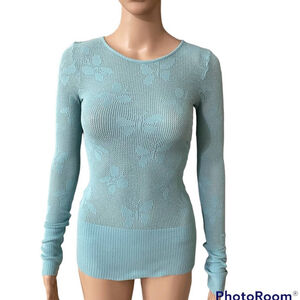 Women’s Long Sleeves Top Size: Small
